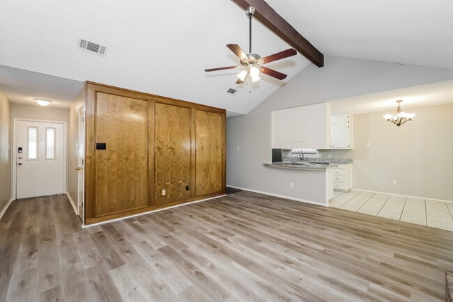 Photo - 709 Daniels Dr