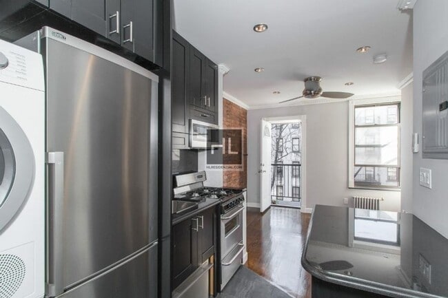 E 8TH ST. - E 8TH ST. Apartamento Unidad E3