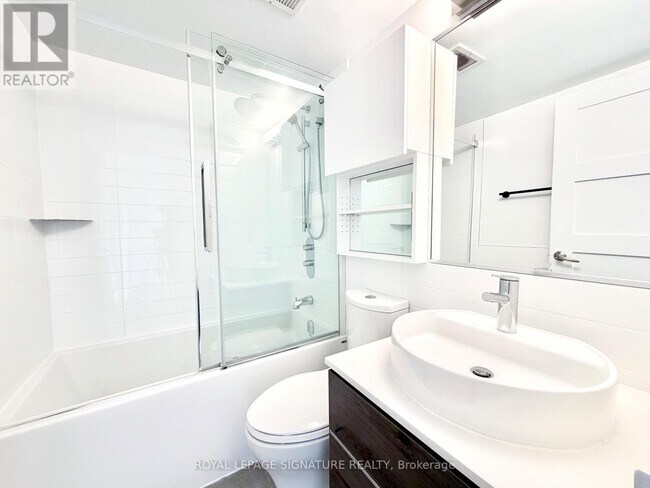 Photo - 1500 Bathurst St Unit 1206
