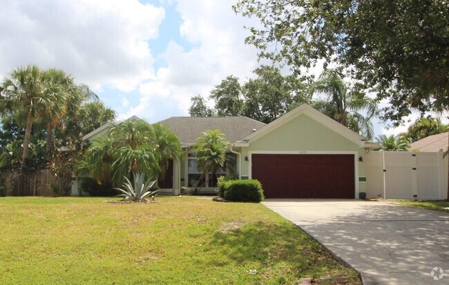 Building Photo - 2073 SW Capeador St Rental