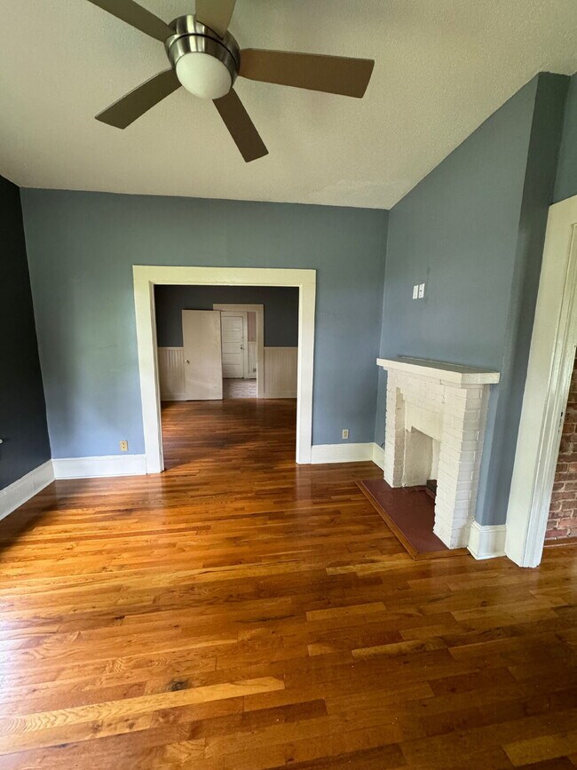 Gorgeous 2 Bedroom 1 Bathroom Single Family Home Located in the Heart of Midtown! Includes Hardwo...