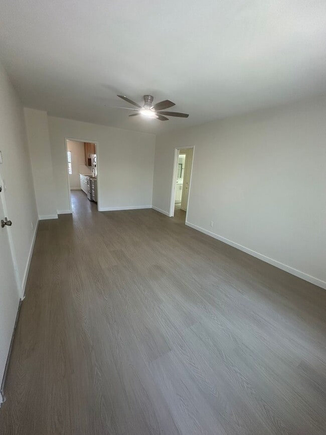 Photo - 14525 Albers St Unit 4