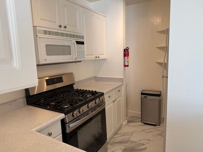 Photo - ONE BEDROOM ONE BATH UPDATED UPPER UNIT CONDO IN LARKSPUR ISLE