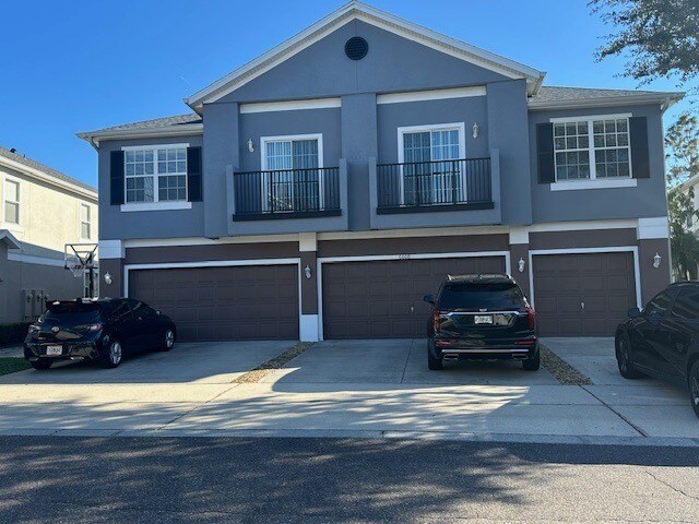 Building Photo - Spacious 2 Bed / 2 Bath Townhome with Garage – Gated Community in Orlando – $1,970/mo (Resident B...