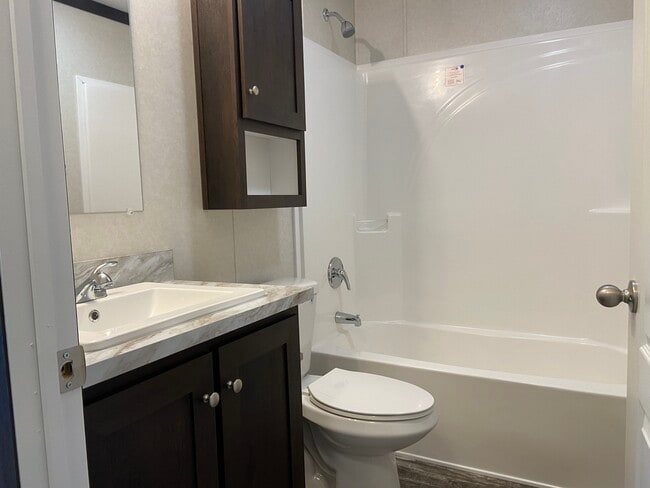 Photo - 252 Spruce