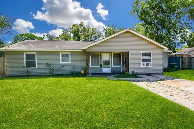 Building Photo - 8401 Montridge Dr Rental
