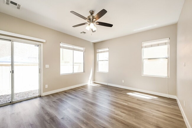 5864 Cape Hatteras Ct