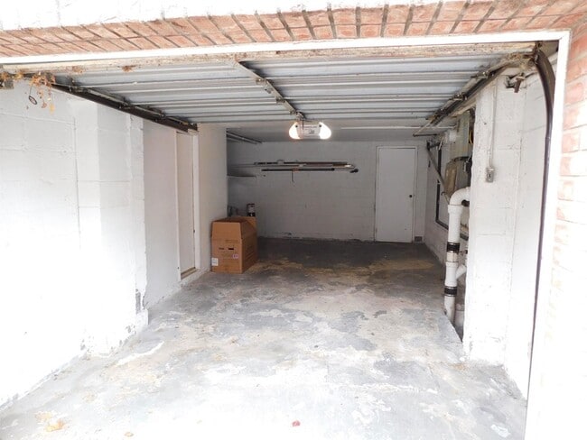 Photo - 21 W 14th St