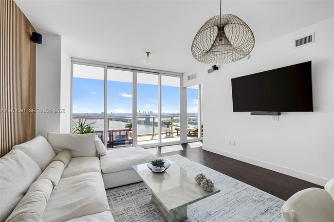 Photo - 2020 N Bayshore Dr Unit 3509