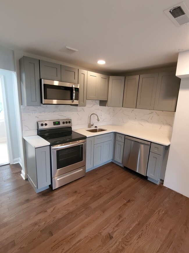 Building Photo - 602 Washington Ln Unit 3