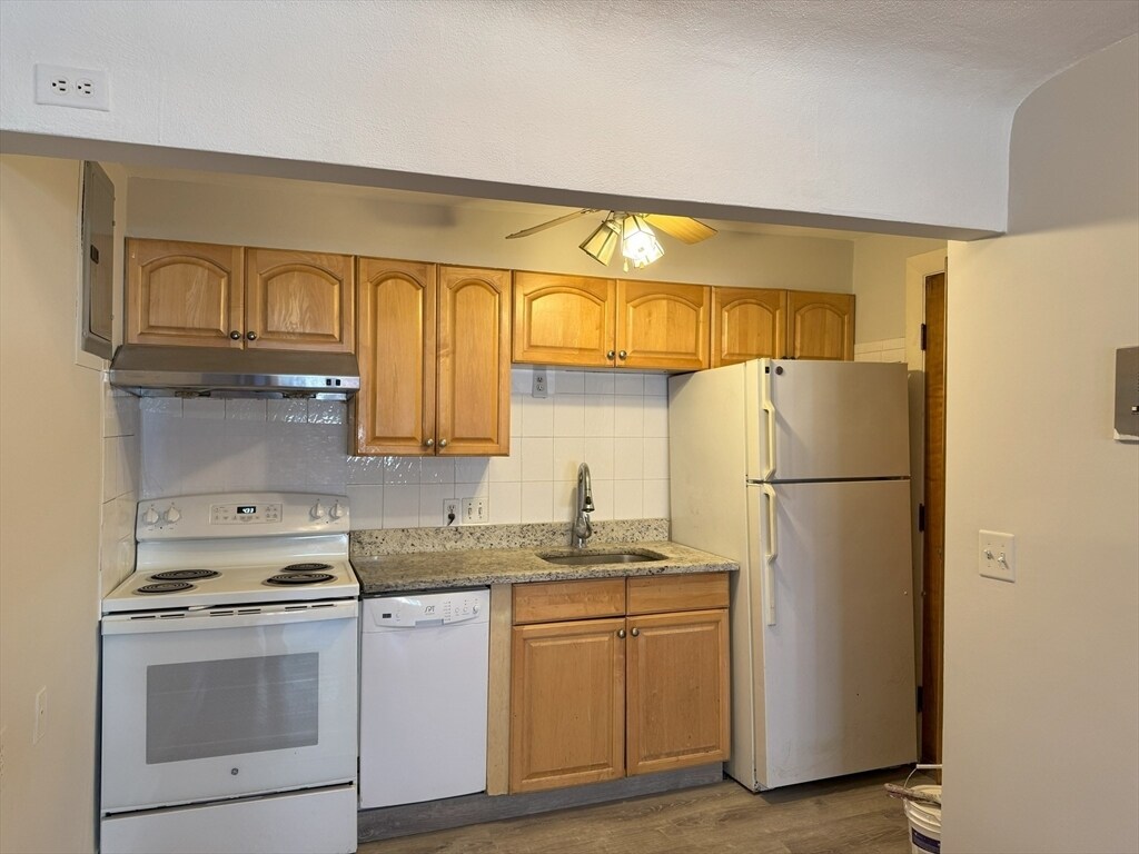 Photo - 11 Commonwealth Ct Unit 9