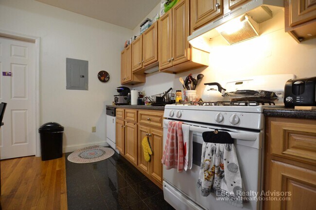 Photo - 24 Cummings Rd Unit 3