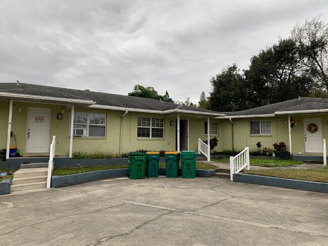 Photo - "Charming 2-Bed in Port Charlotte!"