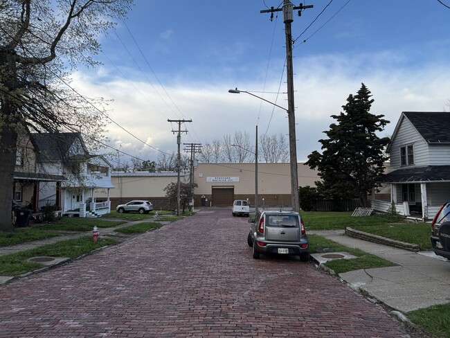 Photo - 1978 W 93rd St