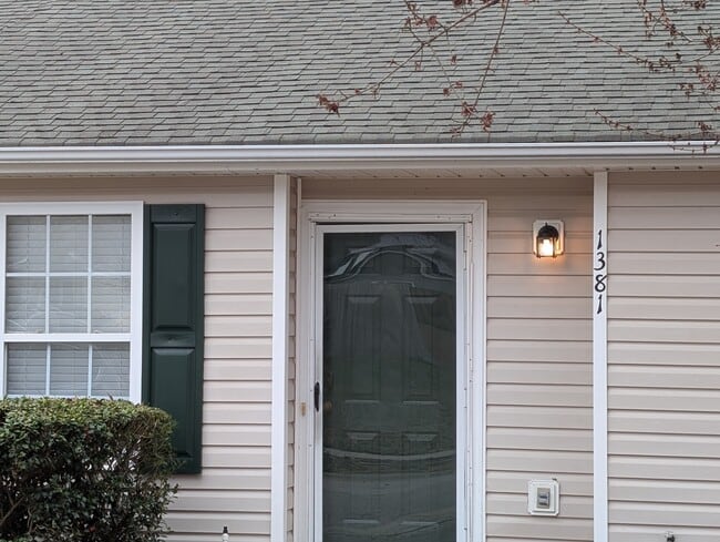 Photo - 1381 Pinnacle Ln