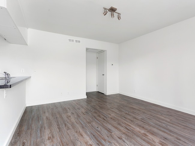 Photo - Andrews Place