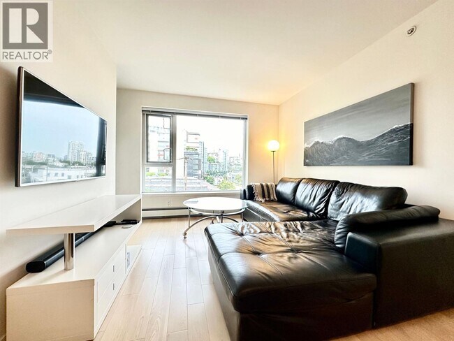 1887 Crowe St Unit 605