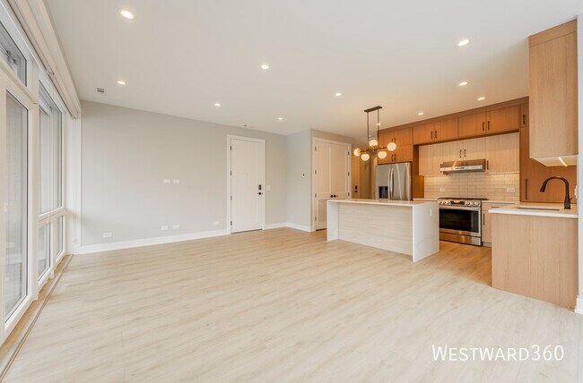 Photo - 2355 W Flournoy St Unidad #102