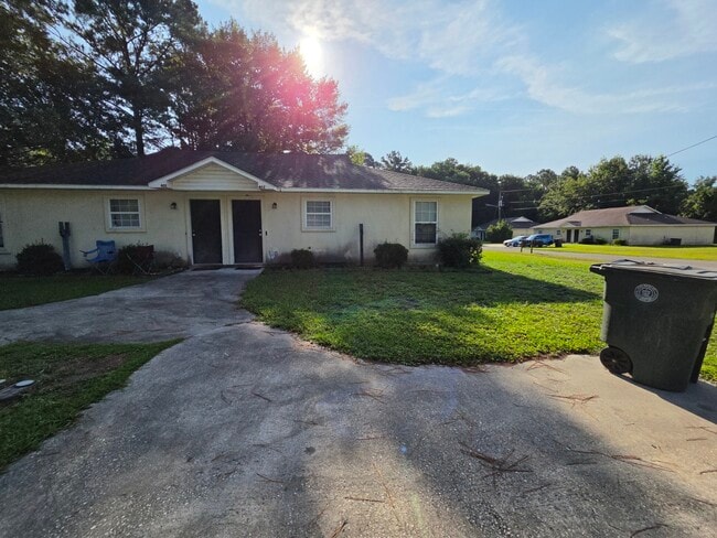 Building Photo - 403 S Ashley St