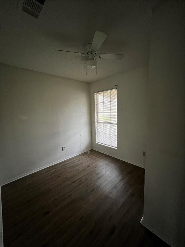 5507 Fence Row