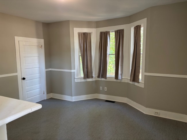 Photo - 900 Milton Rd