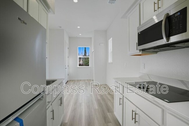 Photo - 3814 Norbridge Ave Unit 2