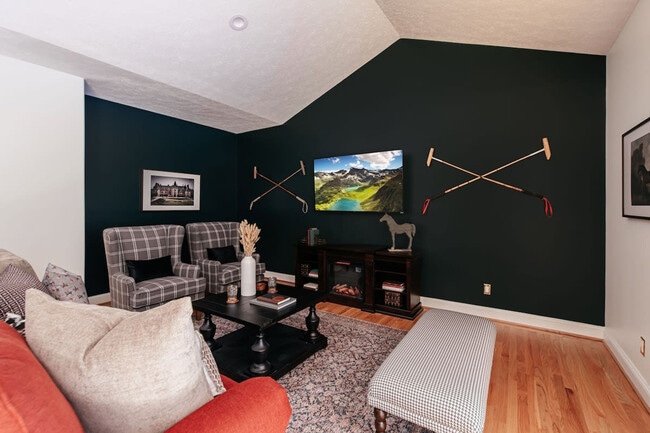 Photo - 33 Pinners Ln Unit SI ID1023099P