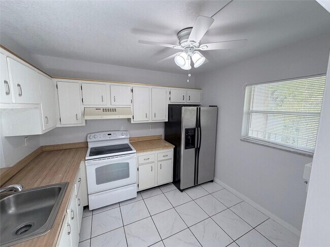 Photo - 1810 N Lauderdale Ave Unit 2312