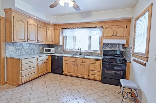 Photo - 1129 N Colony Rd