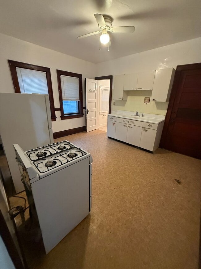 Photo - 2252 S 7th St Unidad Upper Rear