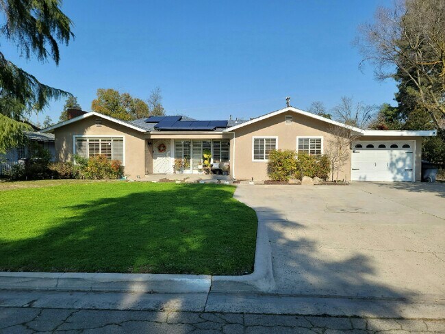 Photo - 3017 E Saginaw Way House