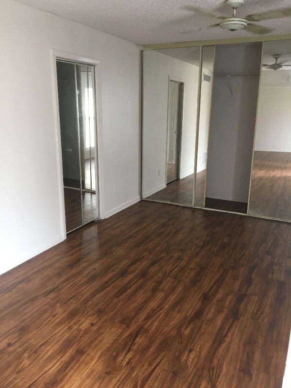 Photo - 643 Executive Center Dr