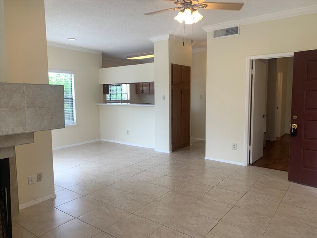 Building Photo - 2710 Grants Lake Blvd Unit C16
