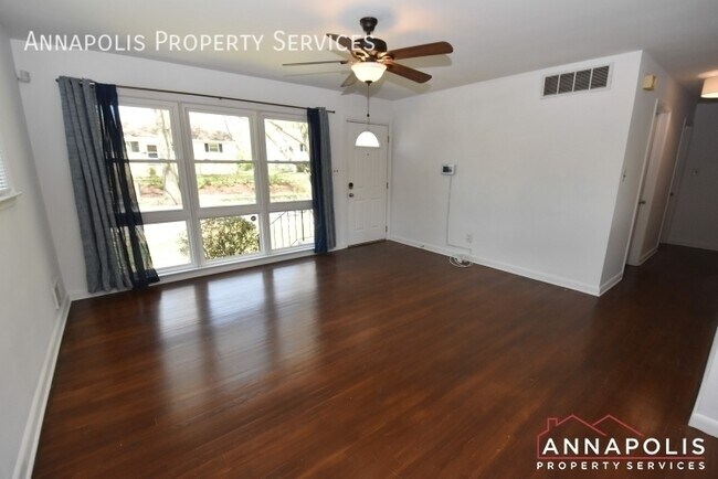 Photo - 757 Warren Dr