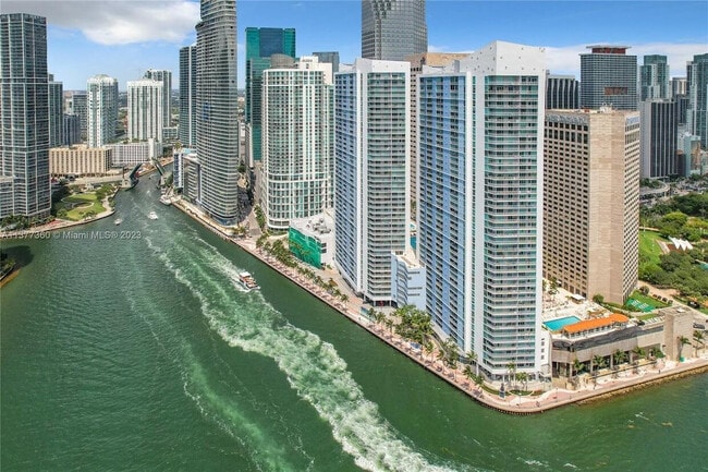 Building Photo - 325 S Biscayne Blvd Unit 2926