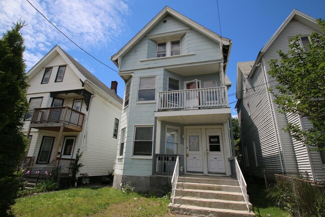 Building Photo - 198 Blatchley Ave Unit 1st Fl