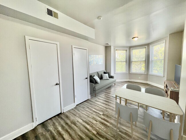 Building Photo - 1309 W Allegheny Ave Unit 2R