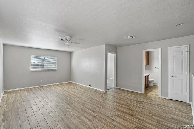 Photo - 4006 Wisteria Way