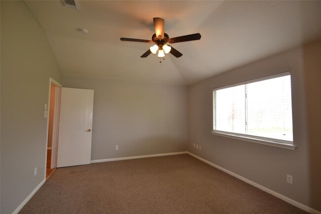 Building Photo - 5126 Riverwood Dr