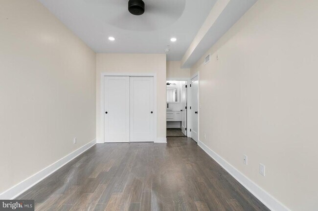 Photo - 1868 Frankford Ave Unit 204