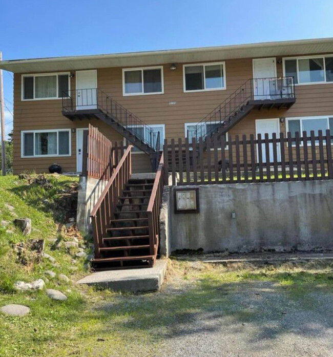 Unit 3 is bottom left unit, bottom floor. - 8530 Kluane Ave Apartamentos Unidad #3