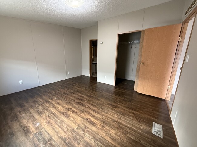 Photo - 795 Orchid Trail