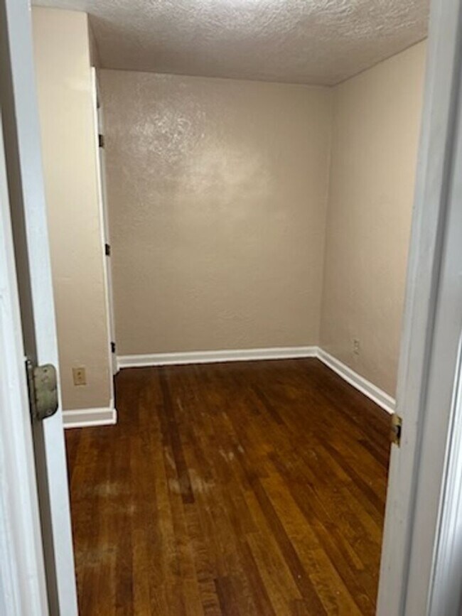 Photo - 3333-3335 Parkview Ave