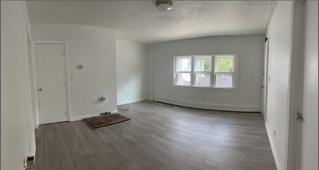 899 Branch Ave Unit 1L