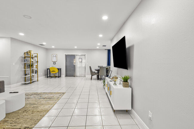 Photo - 750 24th St SW