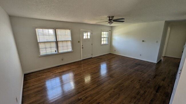 Photo - Detached Garage -2 Bedroom 1 Bath house- Drayton Mills Area