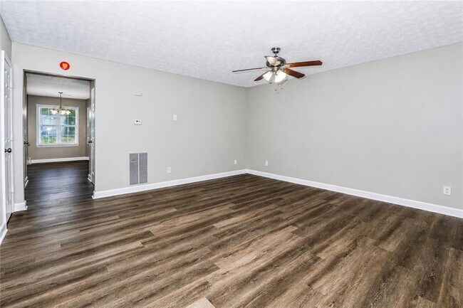 Photo - 5791 Strathmoor Manor Cir