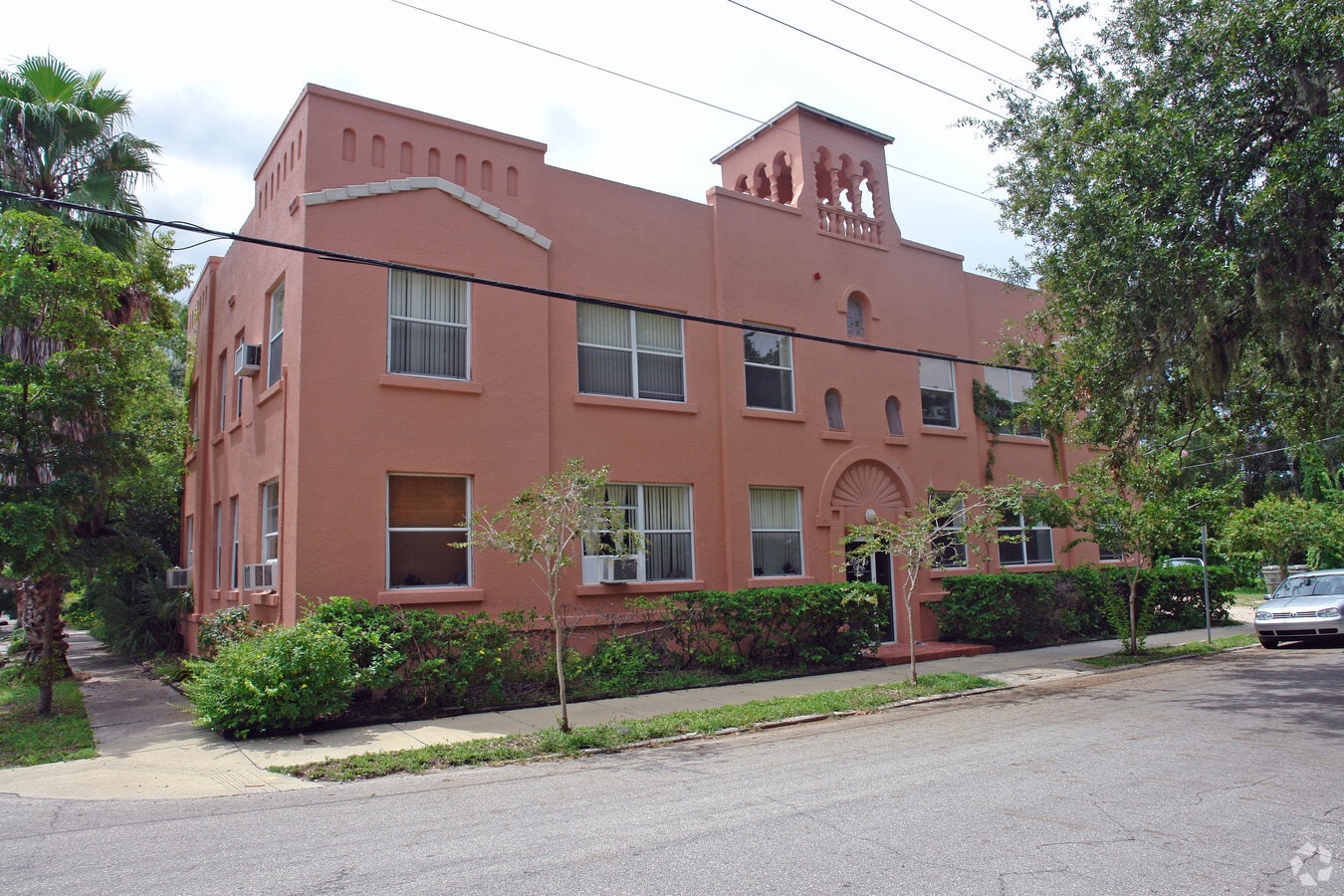 Embassy Arms - Embassy Arms Apartments