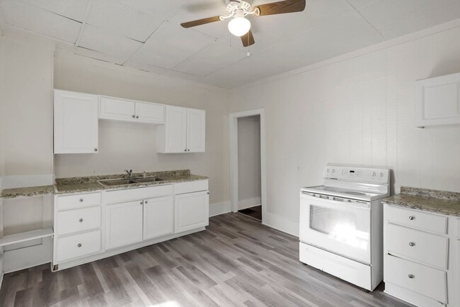 Building Photo - 2709-2711 Sullivant Ave Unit 2709