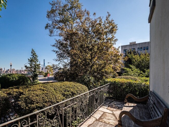 Photo - 7501 JFK Blvd E